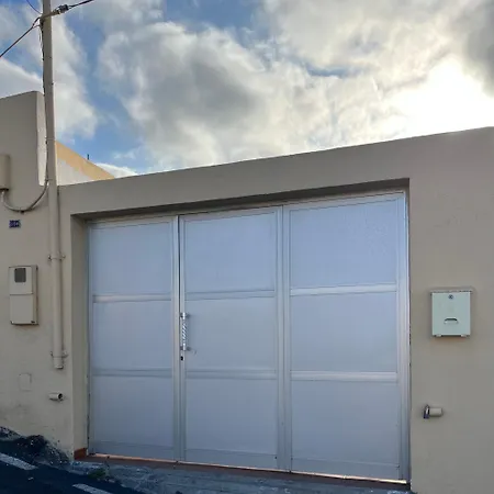 Whispering Tides * Candelaria