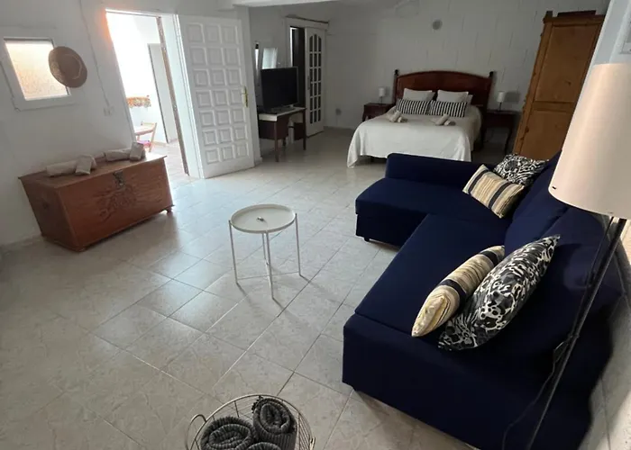 Whispering Tides * Candelaria