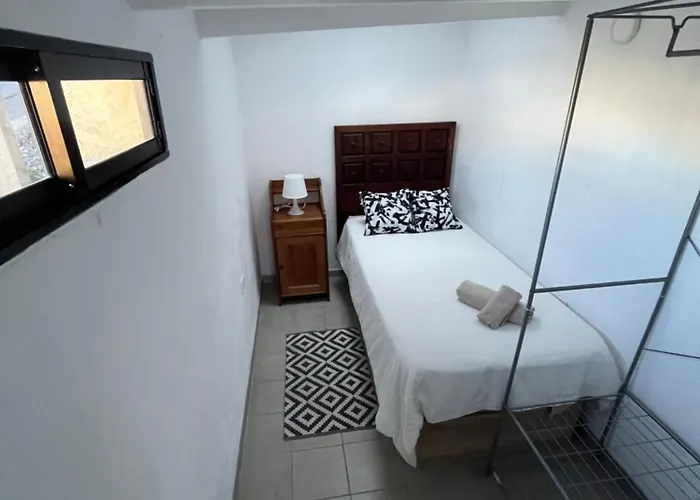 Whispering Tides * Candelaria